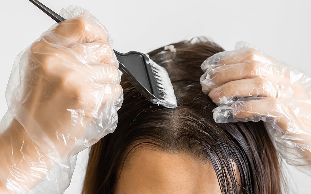 Los 5 errores más comunes que cometes al teñirte el pelo en casa